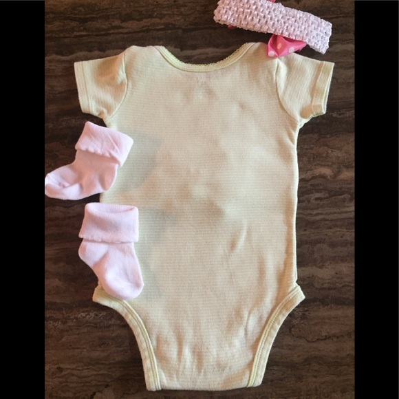 CARTER'S 3 PC HANDMADE TEE, HEAD BAND & SOCKS 12mo - Picture 5 of 6